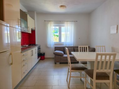 Apartment Iko Luka